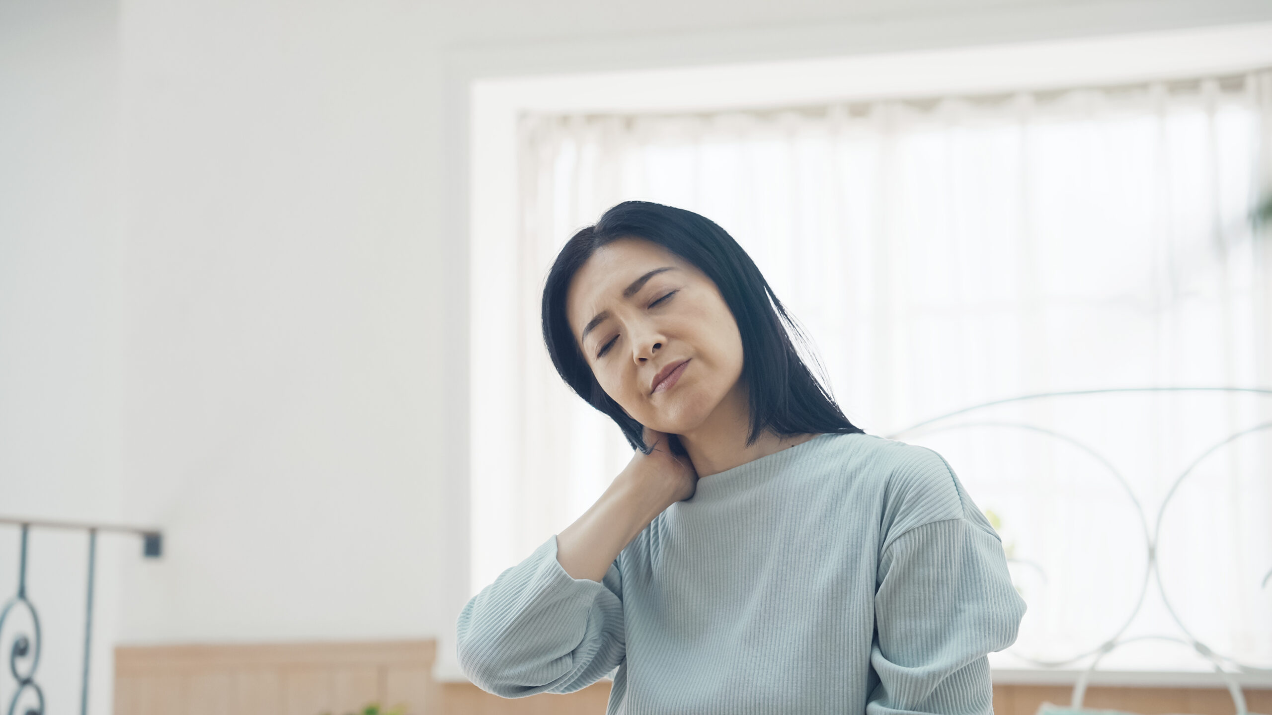 普通のおばさん　垂れ乳 